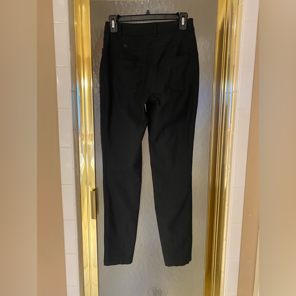 LULULEMON PANTS 4 POCKET STYLE
FRONT ZIP BUTTON CLOSURE BLACK 4